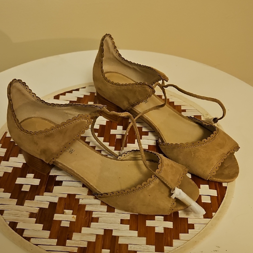 Chelsea Crew Tan Heels with Vintage Charm